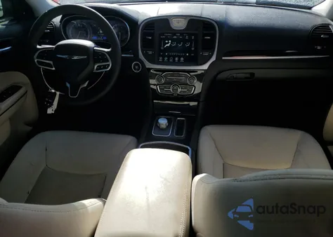 2023 Chrysler 300 Touring z USA, uszkodzony, nr VIN 2C3CCAAG9PH676754